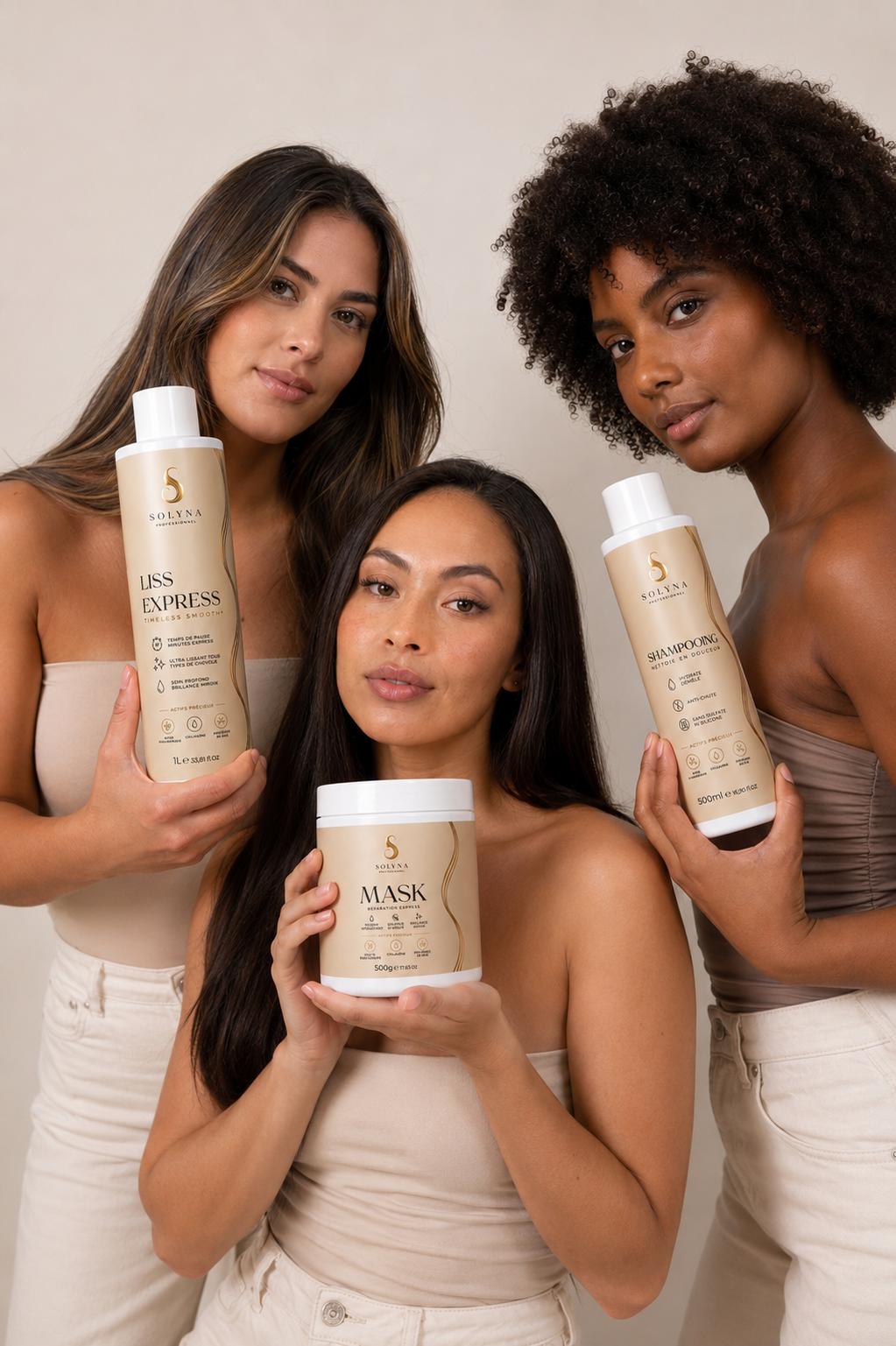 trois femmes tiennent des produits solyna dans leurs mains (liss express, shampoing et mask)